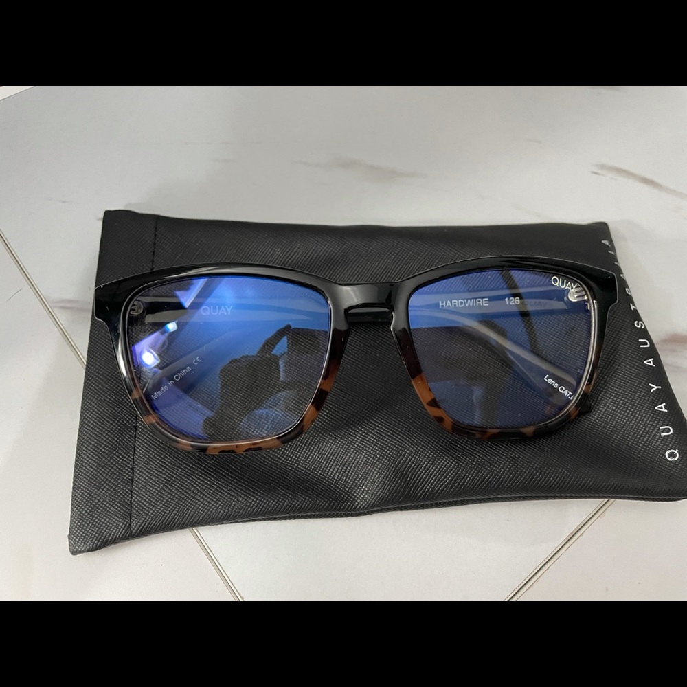 QUAY BLUE LIGHT GLASSES 🤓